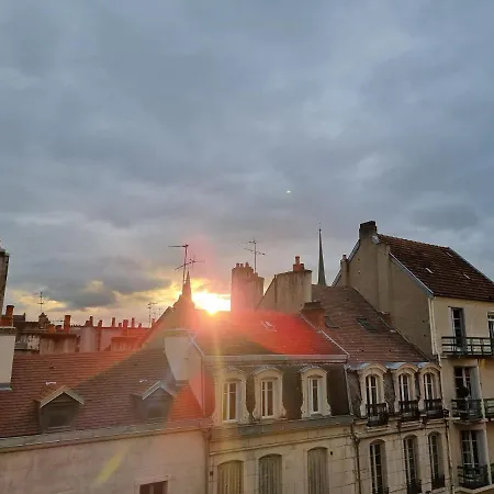 シティ ロフト アパートホテル 3*