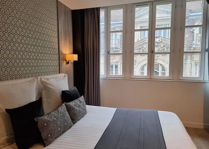 城市阁楼公寓酒店