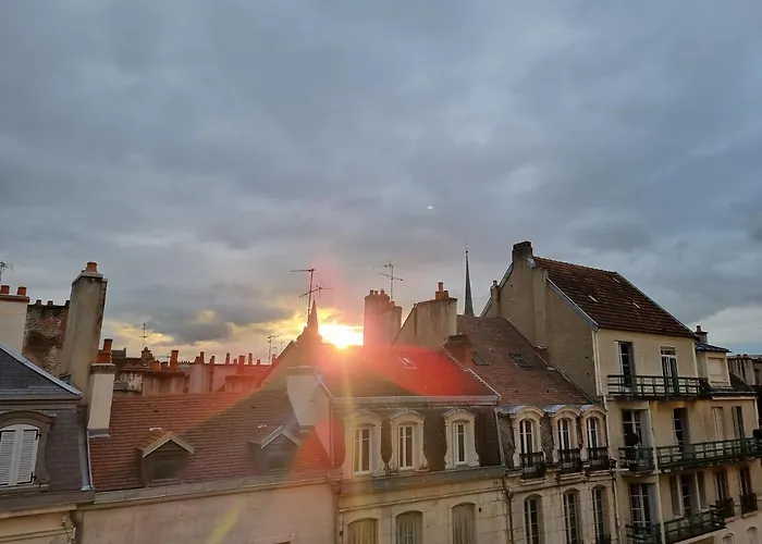 城市阁楼公寓酒店 3*